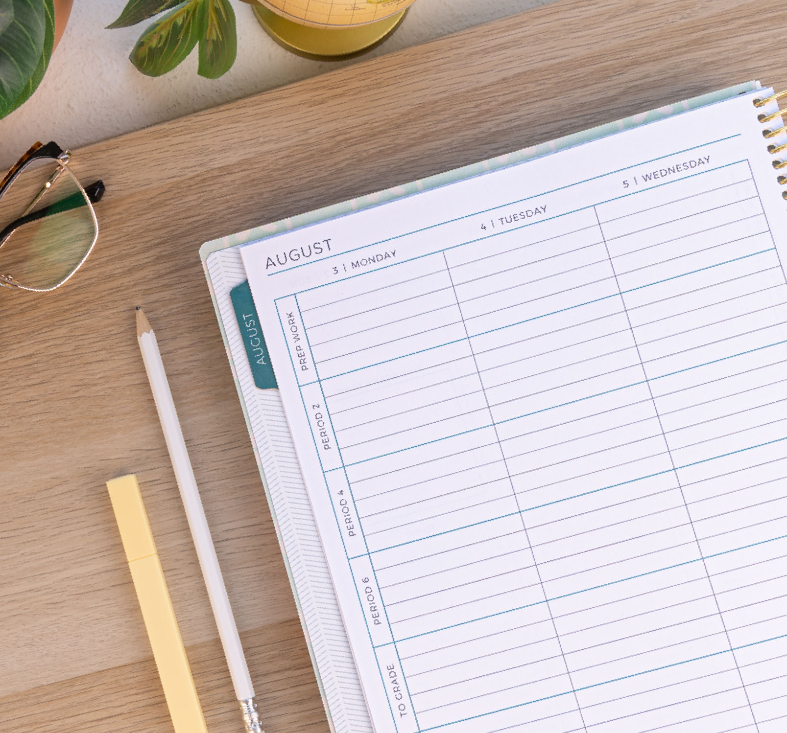 Open spread of the 8.5×11 large customizable elementary teacher planner showing weekly lesson plan layout Open spread of the 8.5×11 large customizable elementary teacher planner showing weekly lesson plan layout